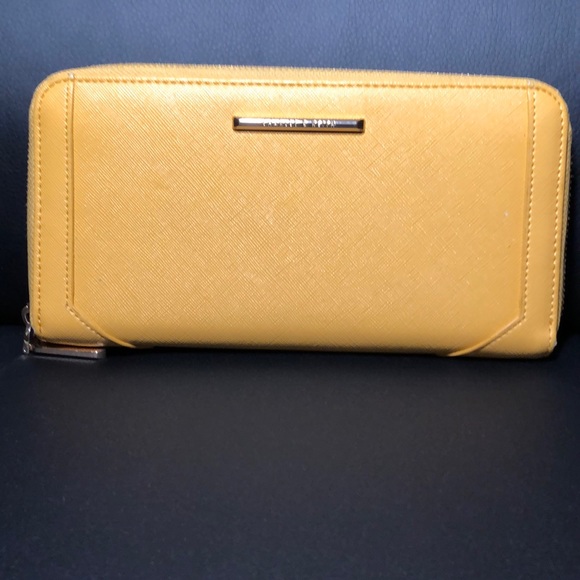 Charles & Kieth Yellow Wallet - Picture 2 of 8